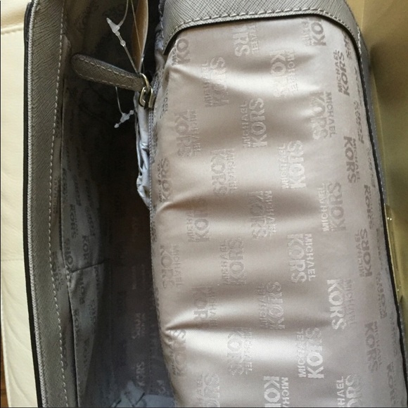 NWT MICHAEL KORS TINA MEDIUM SATCHEL PEARL GREY - Picture 5 of 6